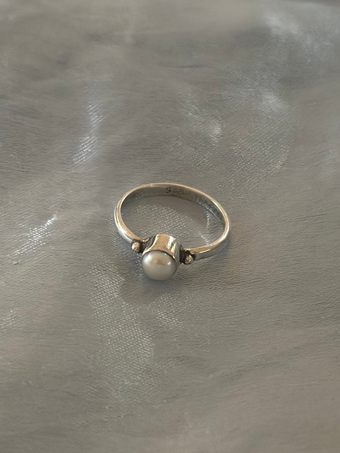 Pearl and silver ring